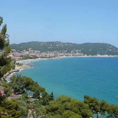 Andora, Indipendente, Ammessi Animali, Entrata E Giardino Dehor Privato, Luogo Rigenerante ,solarium,pace E Relax,parcheggio Privato Gratuito Apartamento *