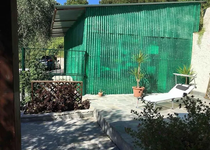 Andora, Indipendente, Ammessi Animali, Entrata E Giardino Dehor Privato, Luogo Rigenerante ,solarium,pace E Relax,parcheggio Privato Gratuito *