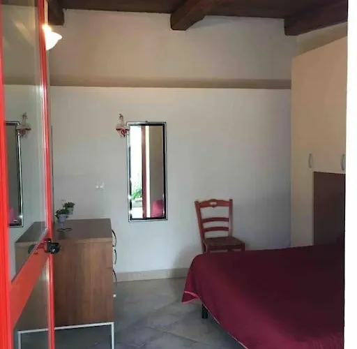 Andora, Indipendente, Ammessi Animali, Entrata E Giardino Dehor Privato, Luogo Rigenerante ,solarium,pace E Relax,parcheggio Privato Gratuito *