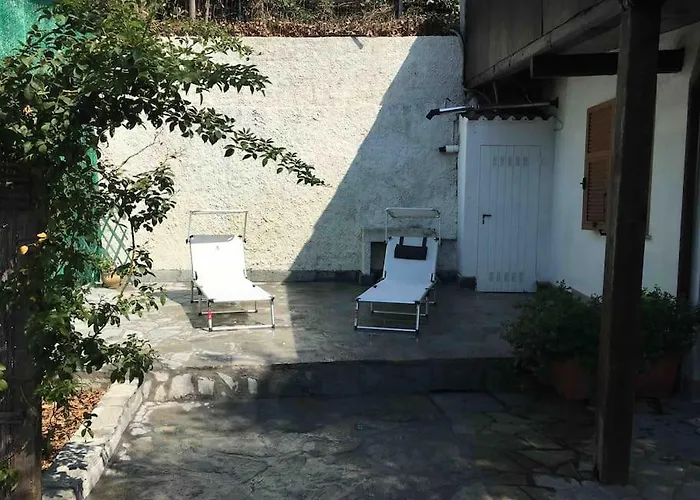 Andora, Indipendente, Ammessi Animali, Entrata E Giardino Dehor Privato, Luogo Rigenerante ,solarium,pace E Relax,parcheggio Privato Gratuito Laigueglia