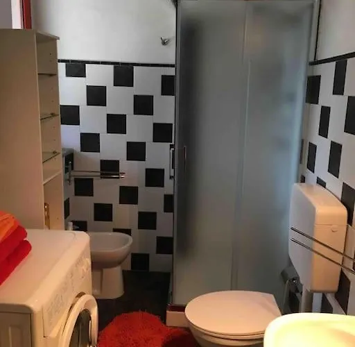 Andora, Indipendente, Ammessi Animali, Entrata E Giardino Dehor Privato, Luogo Rigenerante ,solarium,pace E Relax,parcheggio Privato Gratuito
